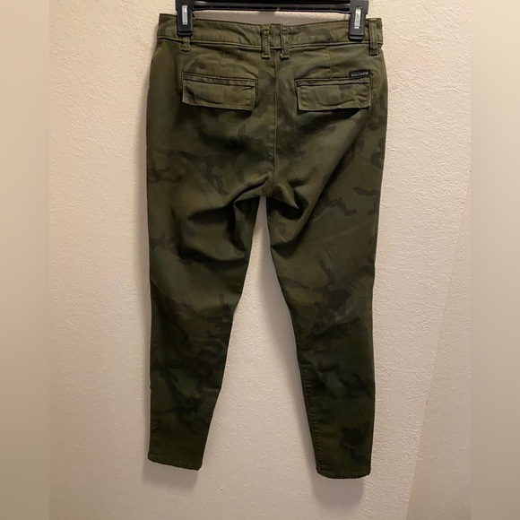 Sanctuary Standard Surplus Green Camo Print Skinny Utility Jeans Size 26 - Picture 7 of 10